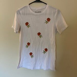 The laundry room rose tshirt 🌹